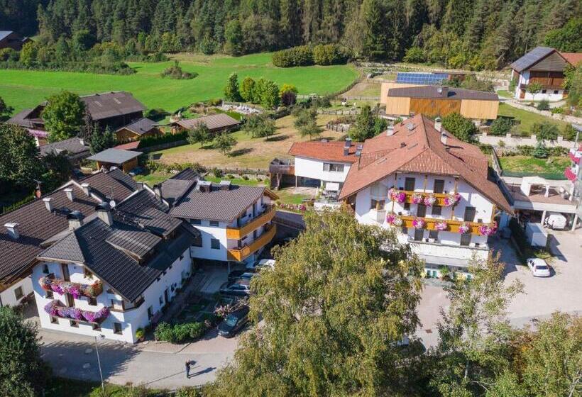 スタンダードトリプルルーム, Elisabeth