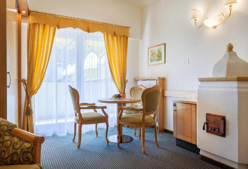 جناح سوبيريور, Funggashof