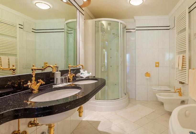 جناح سوبيريور, Funggashof