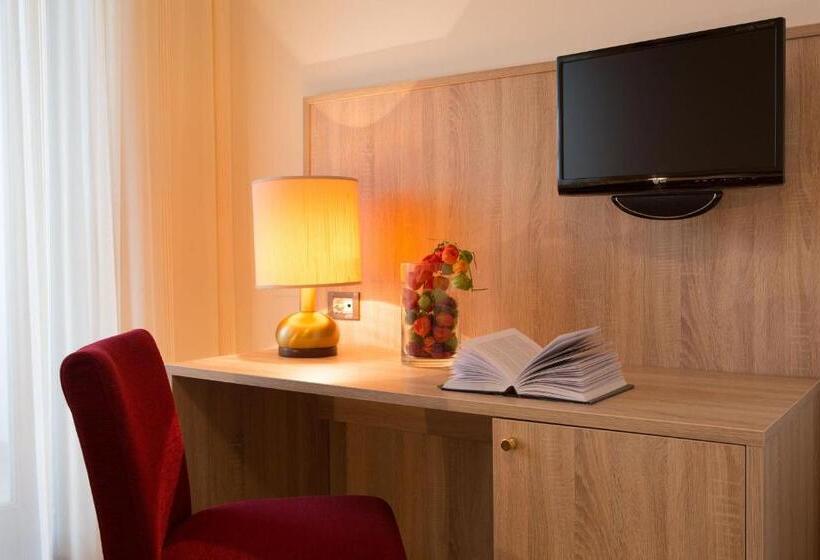 Quarto Estandar Individual com Sacada, Garni Appartement Gartenheim