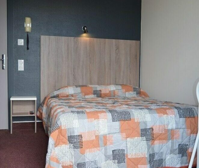 标准单人间, Hôtel Montfort