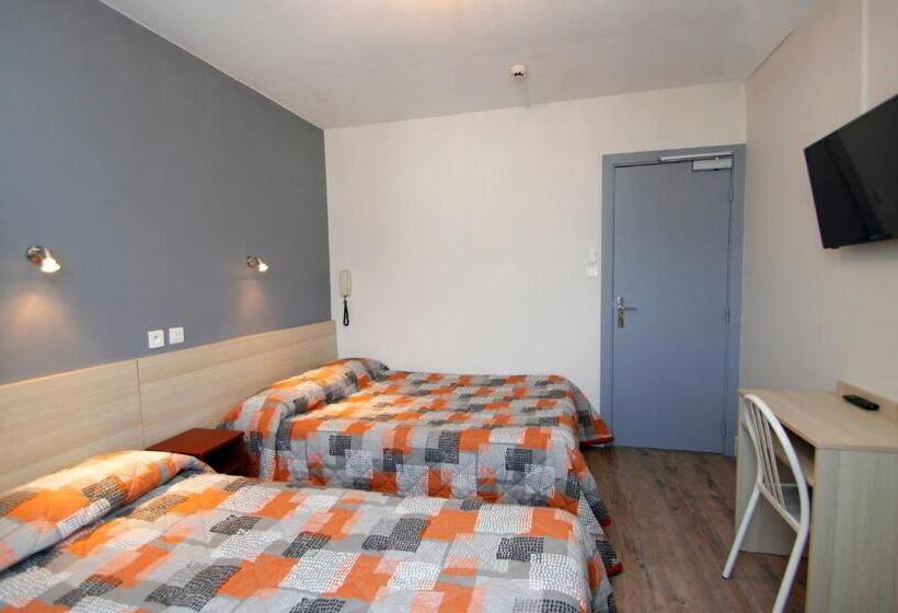 标准三人间, Hôtel Montfort