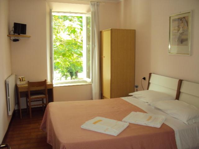 غرفة قياسية, La Salsesina