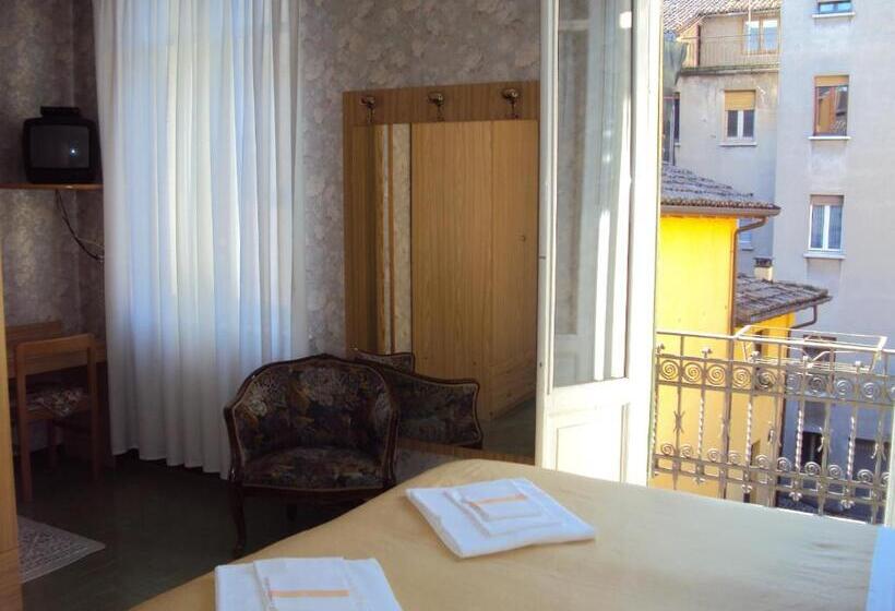 غرفة قياسية, La Salsesina