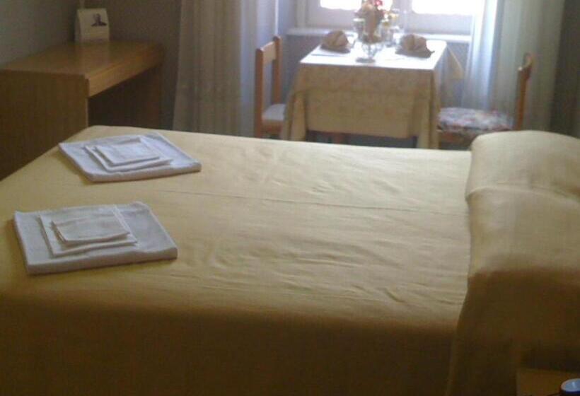 غرفة قياسية, La Salsesina