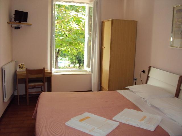 غرفة قياسية, La Salsesina