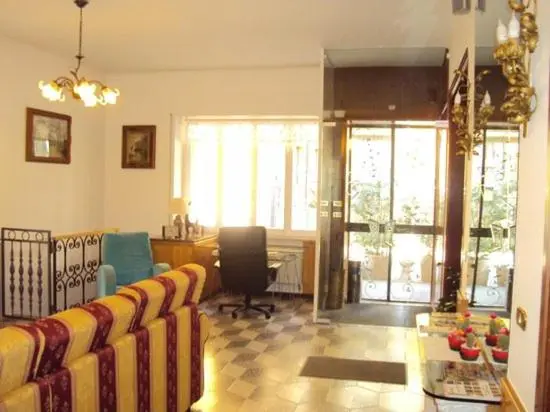 ファミリールーム, La Salsesina