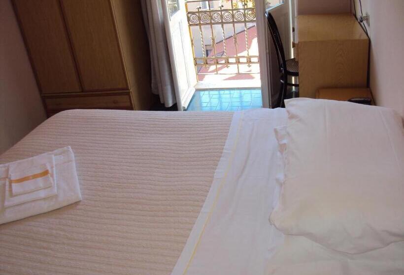 غرفة عائلية, La Salsesina