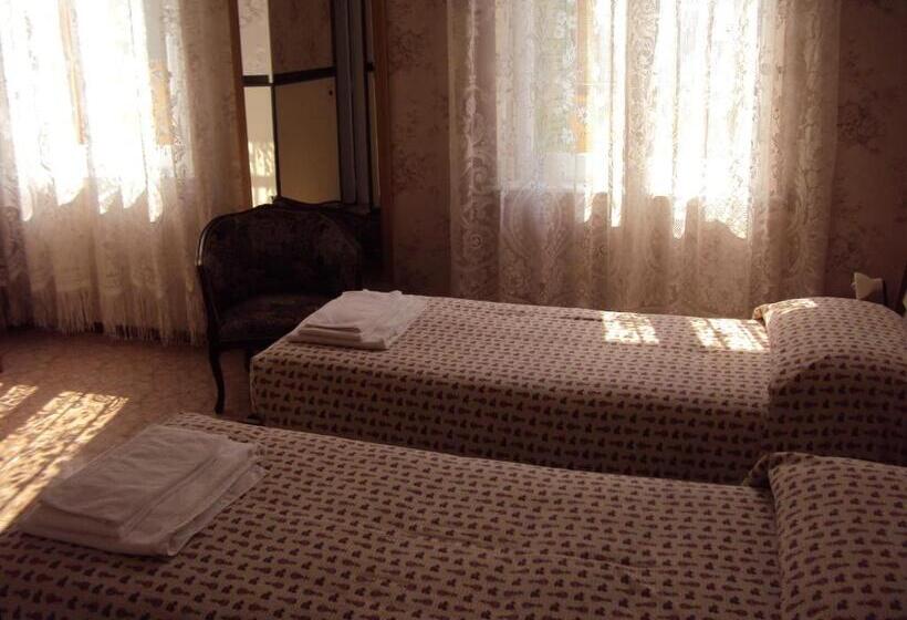 غرفة قياسية, La Salsesina