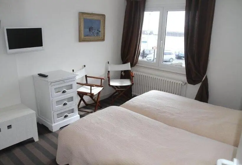 Camera Quadrupla Standard Vista Mare, Le Suroit