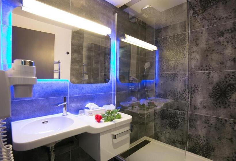 חדר סופריור לשלושה עם נוף לים, Le Thalassa Hôtel & Spa