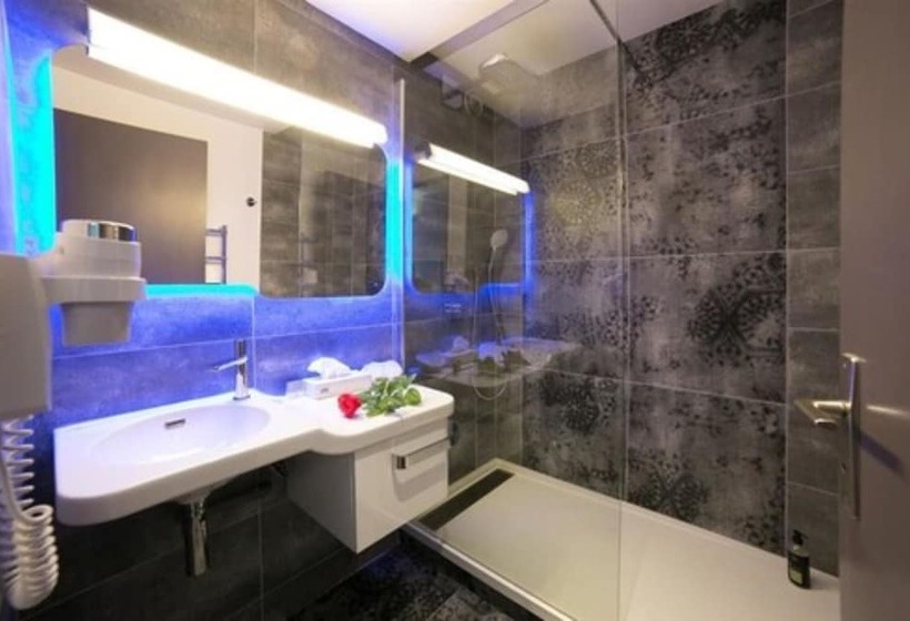 Номер Стандарт Вид на Море с Балконом, Le Thalassa Hôtel & Spa