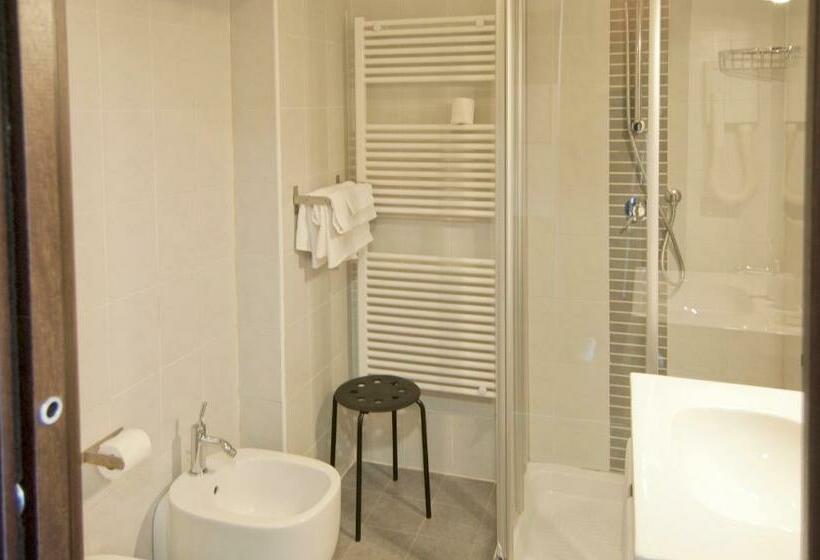 スタンダードルーム, Leon Bianco