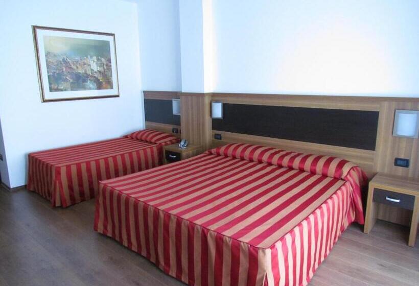 スタンダードトリプルルーム, Leon Bianco