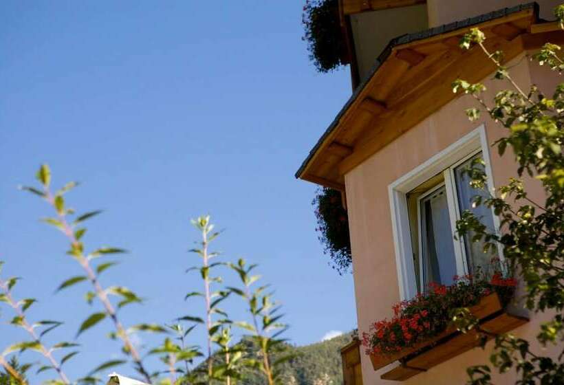 חדר סטנדרט, Michela