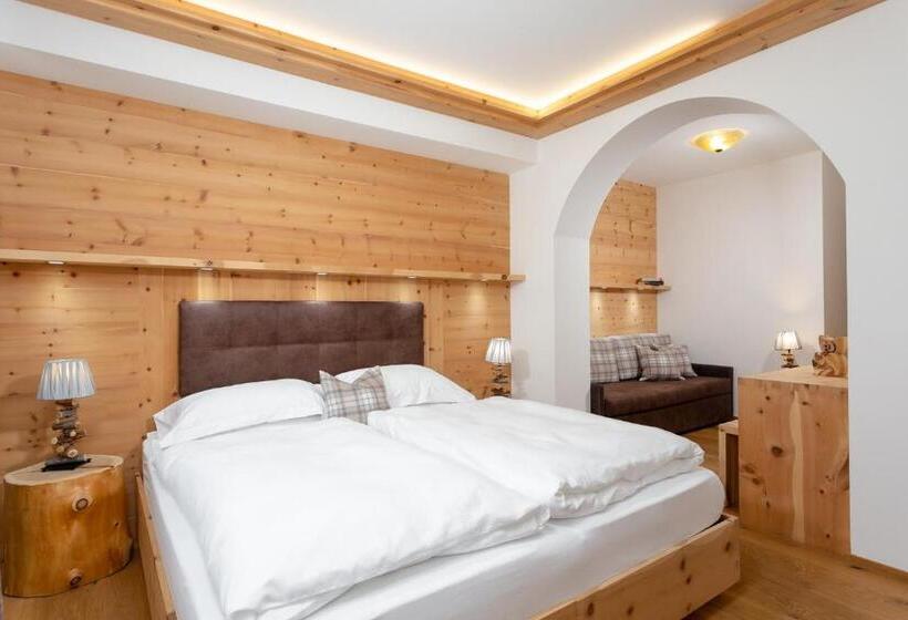 コンフォートトリプルルーム, Pareda