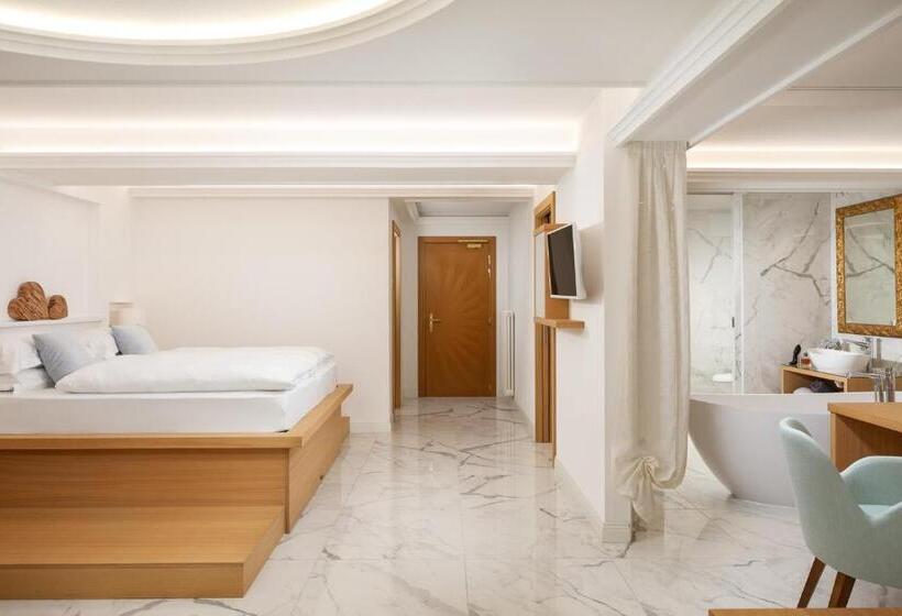 バルコニー付スイート, Pareda