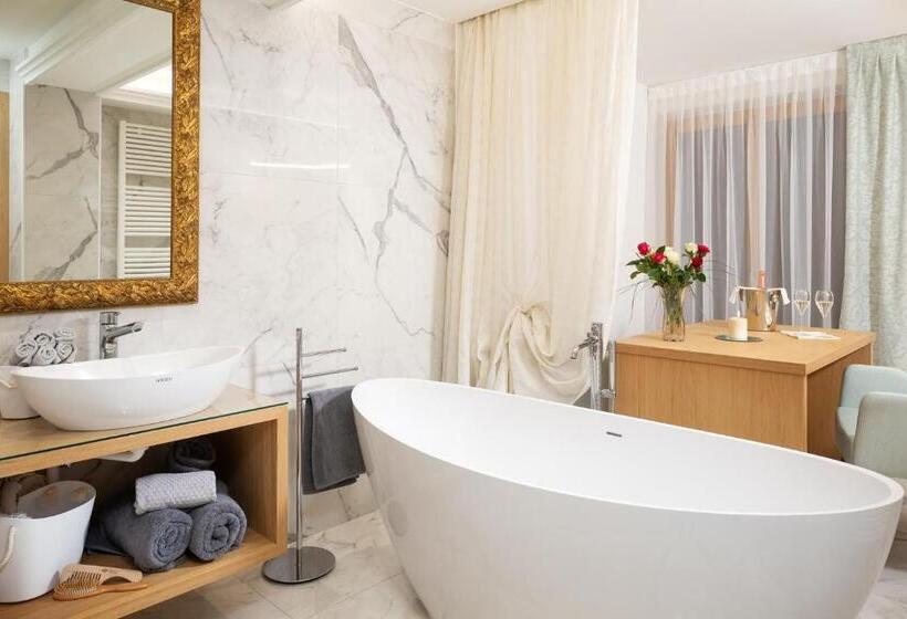 バルコニー付スイート, Pareda