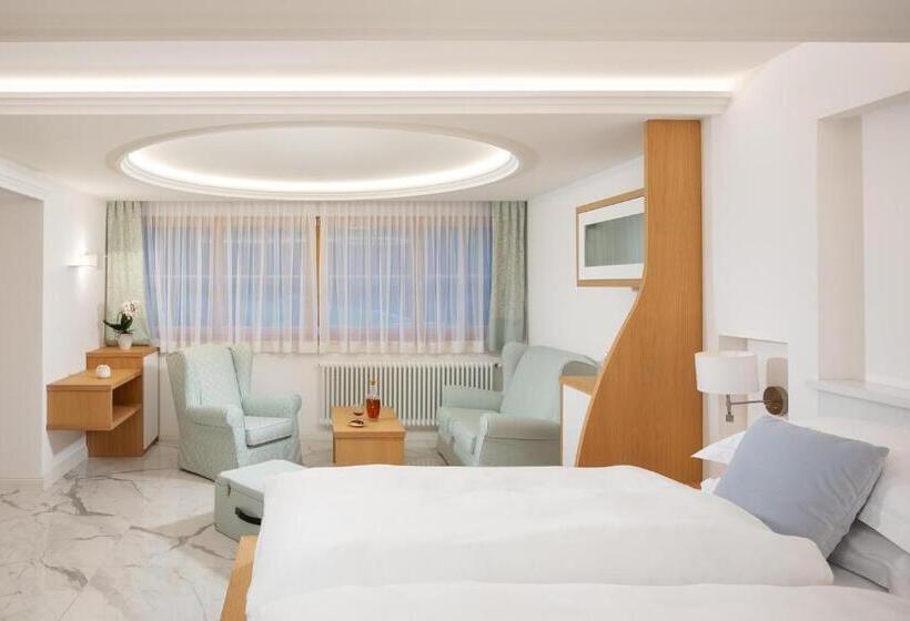 バルコニー付スイート, Pareda