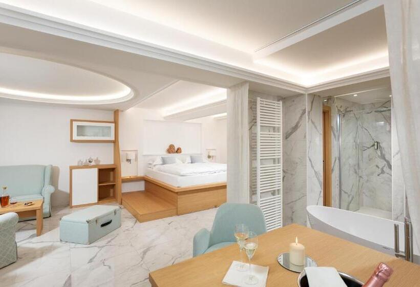 バルコニー付スイート, Pareda