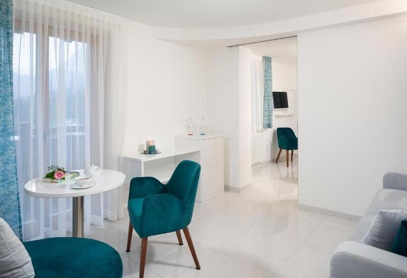 デラックスの４人部屋, Pareda