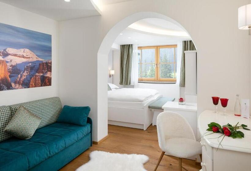 デラックストリプルルーム, Pareda