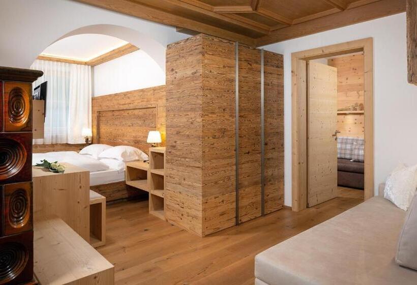 デラックストリプルルーム, Pareda