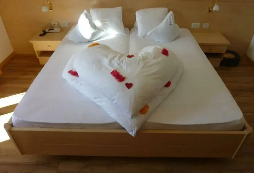 Standard-huone Parveke, Thalguter   Rooms & Breakfast