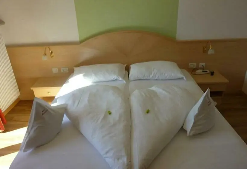 Standard-huone Parveke, Thalguter   Rooms & Breakfast