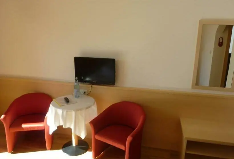 Standard-huone Parveke, Thalguter   Rooms & Breakfast
