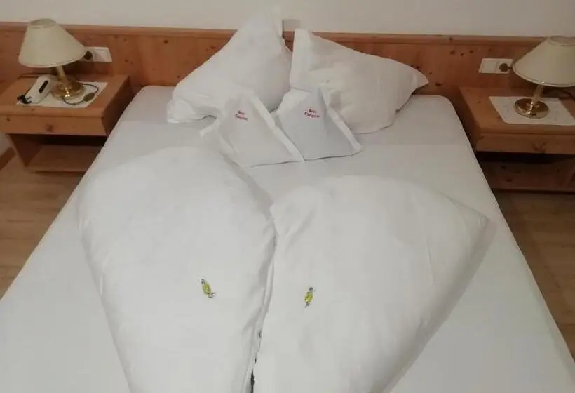 Huoneisto 1 Makuuhuone Näkymä, Thalguter   Rooms & Breakfast