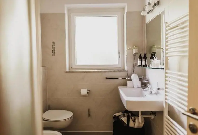 Sviitti Parveke, Thalguter   Rooms & Breakfast