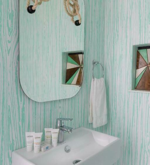 غرفة قياسية, Summercamp