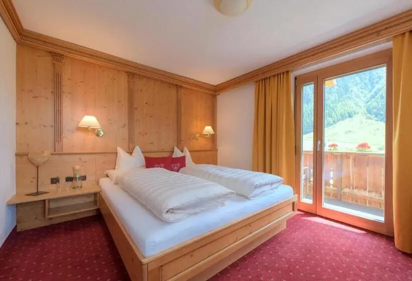 Standard Kolmen Hengen Huone Parveke, Traube