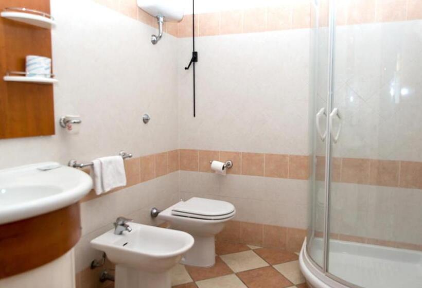 חדר משפחתי, Villa Aurora