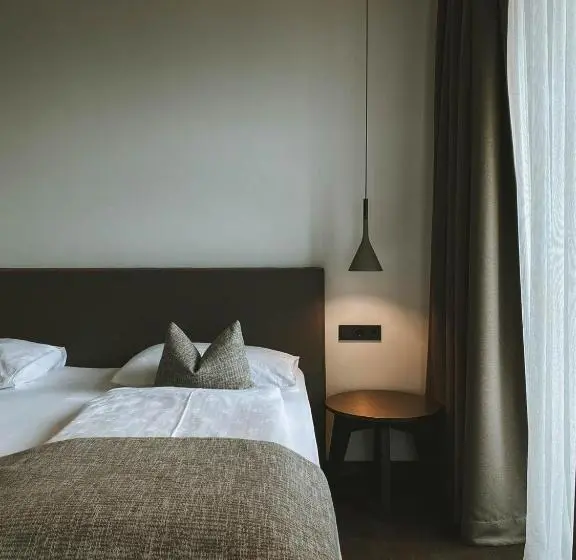 Deluxe Suite King Bed, Klein Fein Hotel Anderlahn