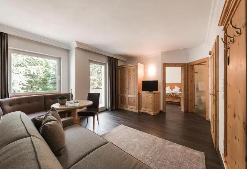 Perhestudio, Klein Fein Hotel Anderlahn