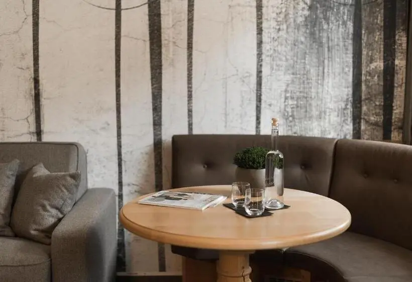 Perhestudio, Klein Fein Hotel Anderlahn