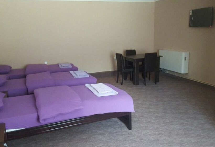 اتاق استاندارد سه نفره, Villa Stefanija