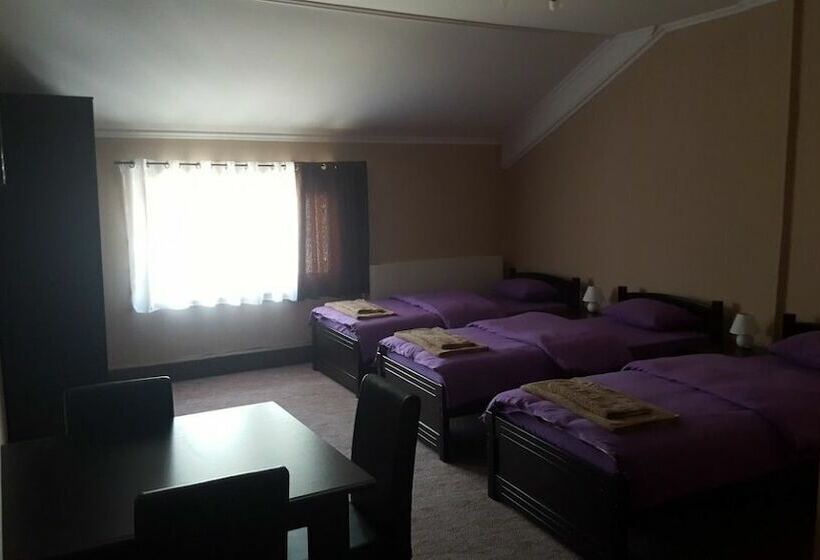 اتاق استاندارد سه نفره, Villa Stefanija