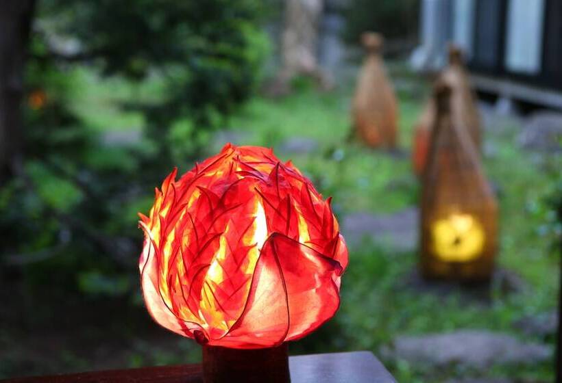 اتاق اکونومی, Kamei No Yu