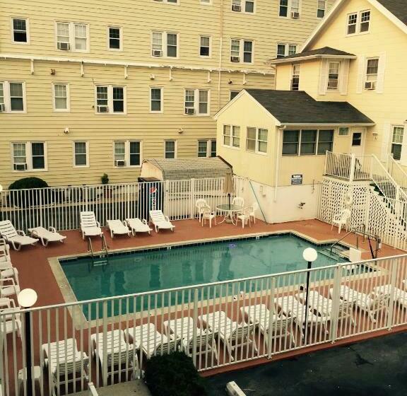 Номер Стандарт 2 Двуспальные Кровати, The Admiral Hotel/motel