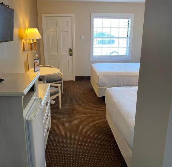 Classic room with balcony, The Admiral Hotel/motel