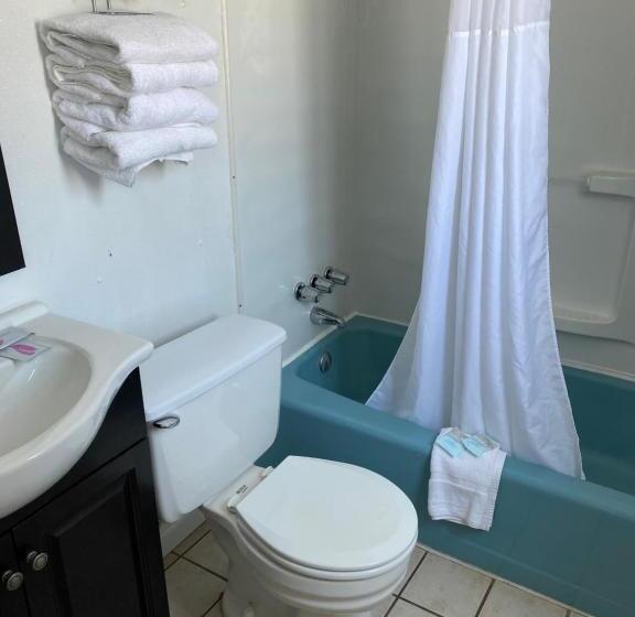 Номер Стандарт, The Admiral Hotel/motel