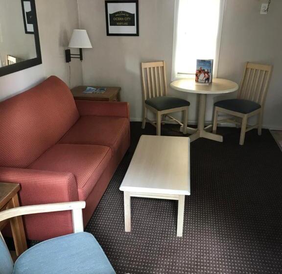 Полулюкс Повышенной Комфортности, The Admiral Hotel/motel