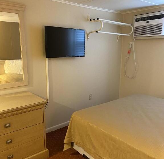 Люкс, The Admiral Hotel/motel