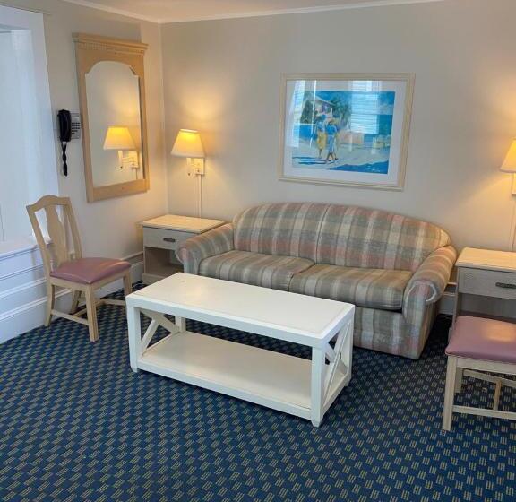 Апартаменты 1 Спальня с Балконом, The Admiral Hotel/motel