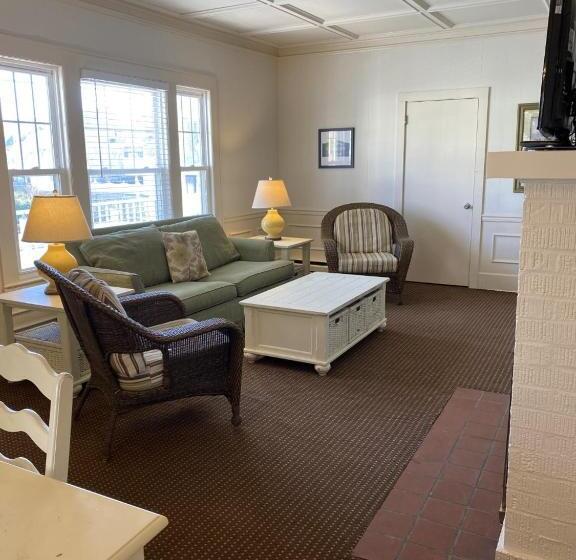 Апартаменты Superior 1 Спальня, The Admiral Hotel/motel