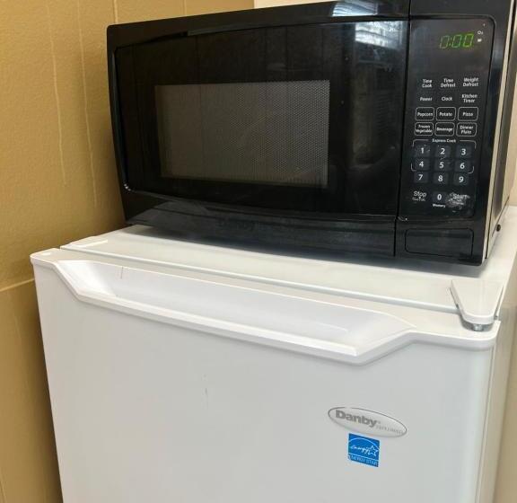 Четырехместный Номер Стандарт, The Admiral Hotel/motel