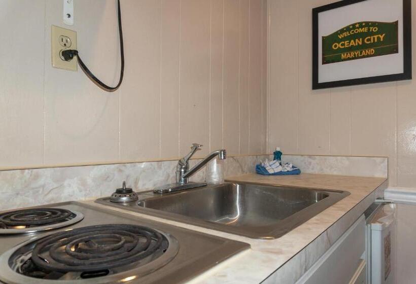 Номер Стандарт, The Admiral Hotel/motel